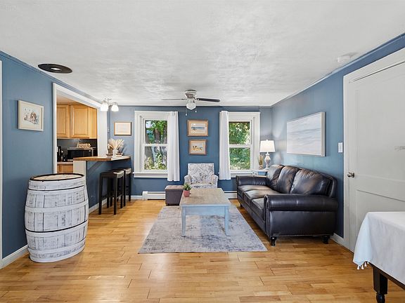 3rd image of 230 Beech Street