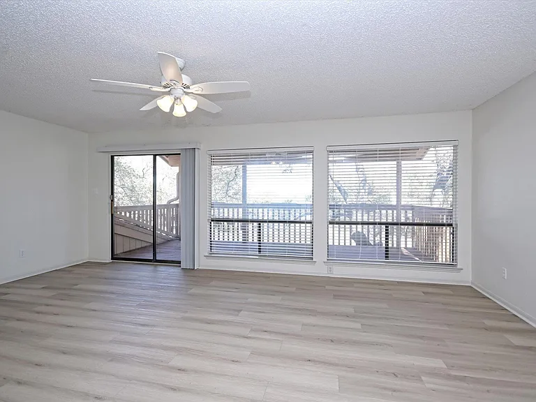 105 Crescent Blf — Photo 16
