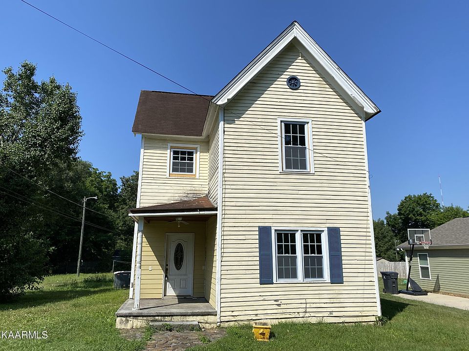 1st image of 3139 NE Whitney Pl