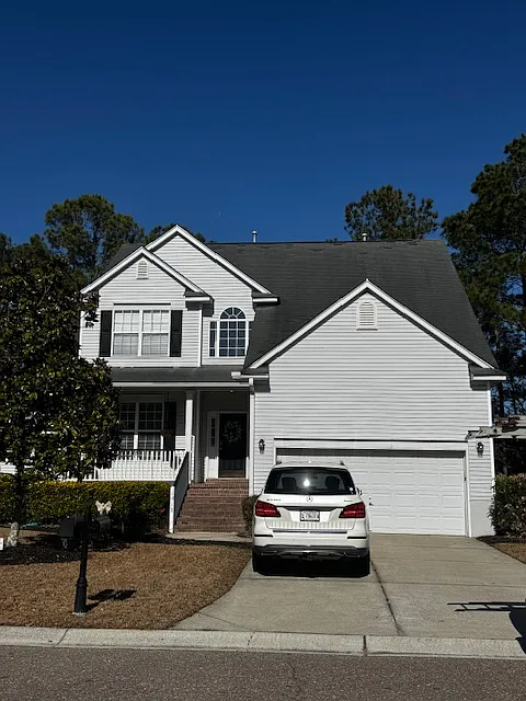 4 bed, 2.5 bath, 2706 sqft, $4,000 — Photo 1