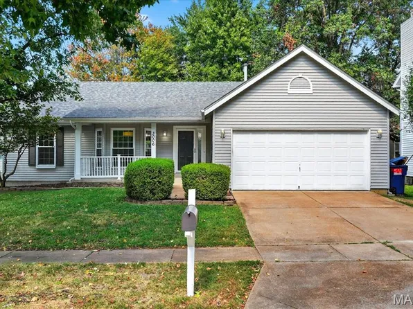 3006 Willow Creek Estates Dr, Florissant, MO 63031