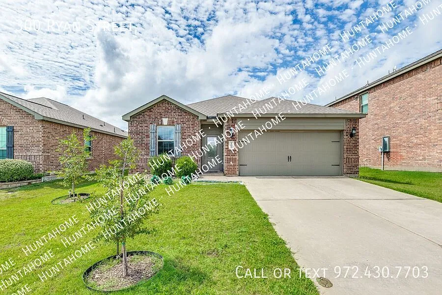 300 Ryan St