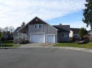 1008 Ruth Ln, Brookings, OR 97415