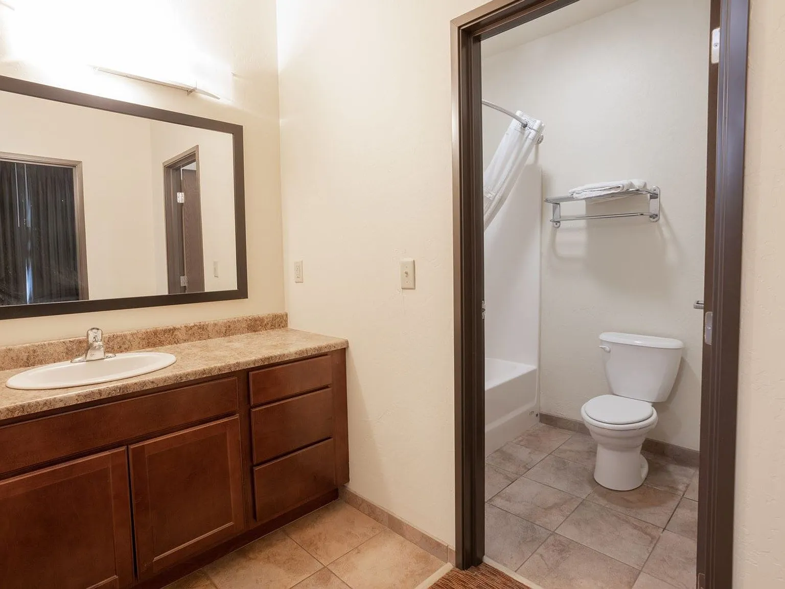 Bakken Lodge, LLC — Photo 2