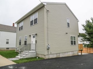 517 Admiral St, Providence, RI 02908