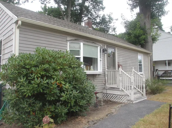 34 Ekstrom Cir, Abington, MA 02351