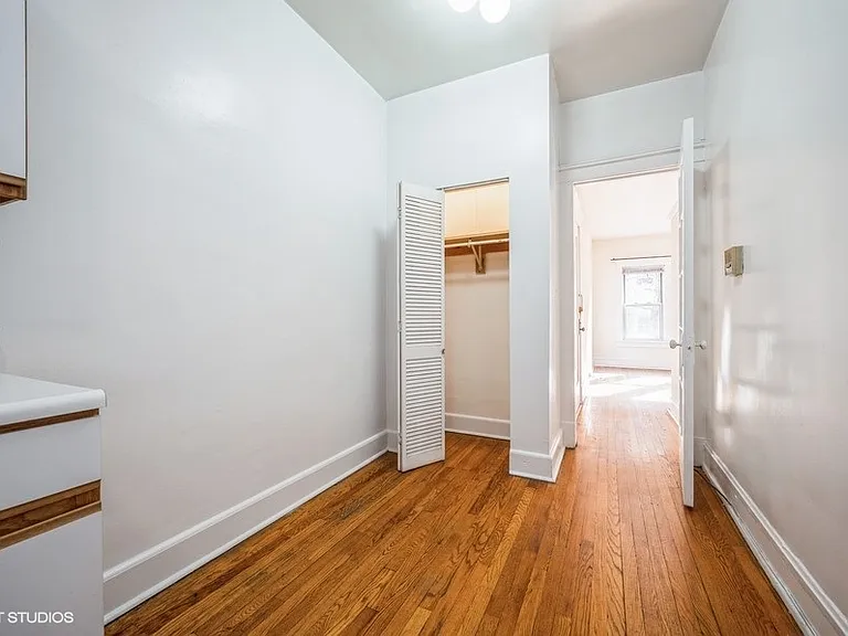 2322 W Wilson Ave #2 — Photo 5