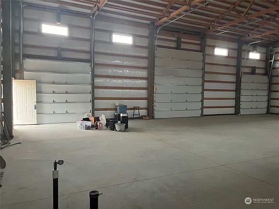 5th image of 1561 Deer Valley Drive