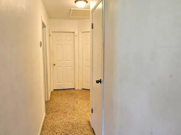 1216 E Myrtle St — Photo 9