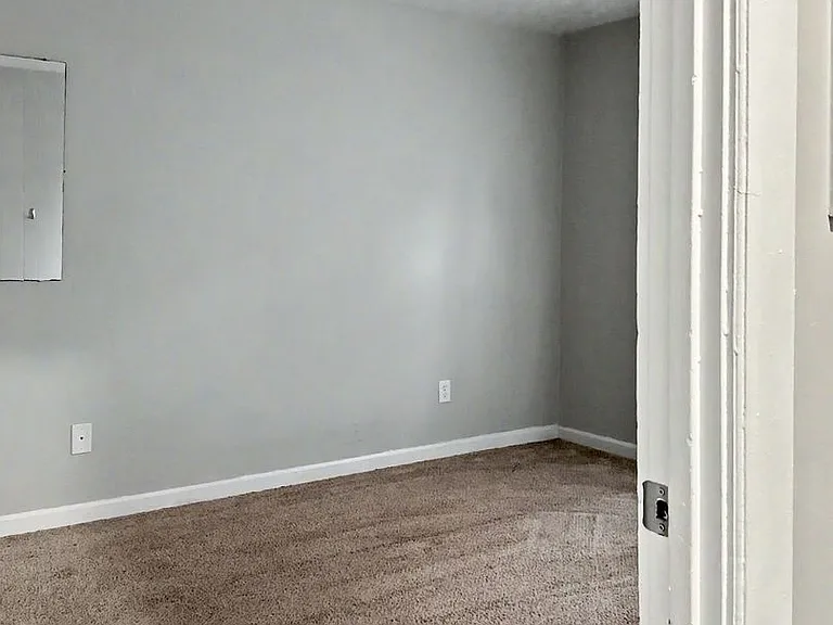 200 Bull Run Street — Photo 14
