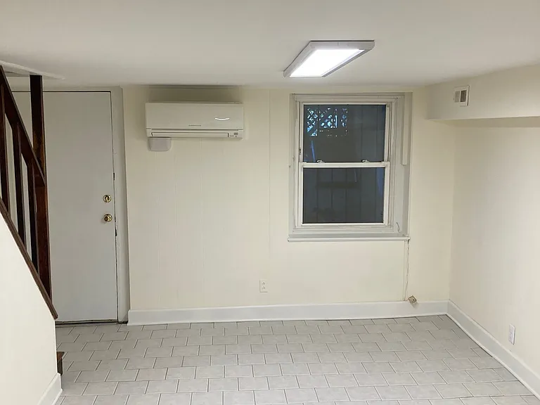 2802 Saint Paul St #1R — Photo 13