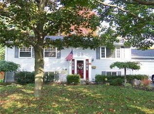 227 Greenwood Dr, Hermitage, PA 16148