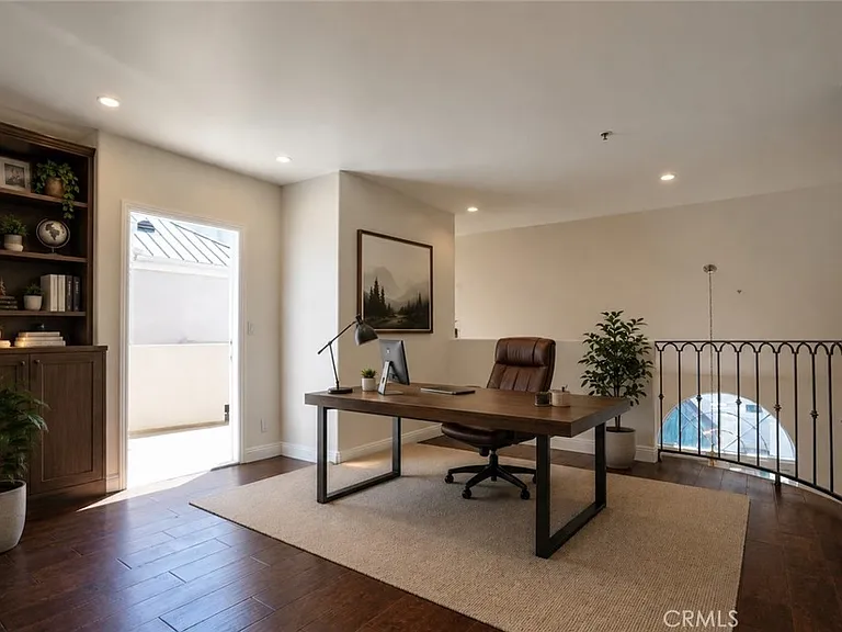930 N Doheny Dr #303 — Photo 9