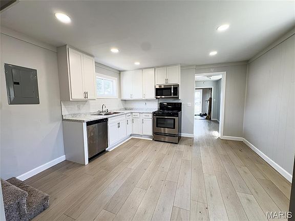 4th image of 780 Pardella Ave