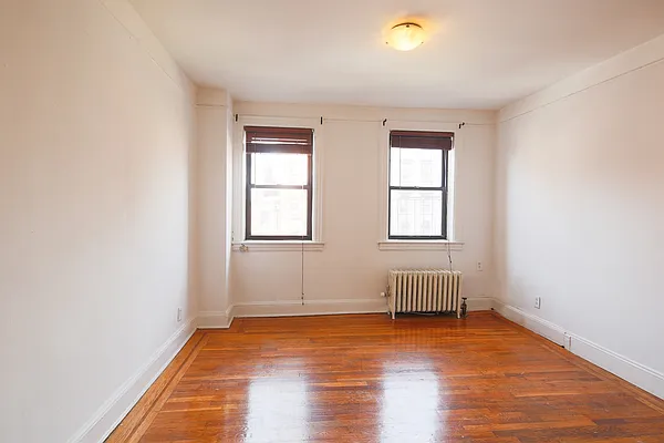 Rented by Nest Seekers International | media 9