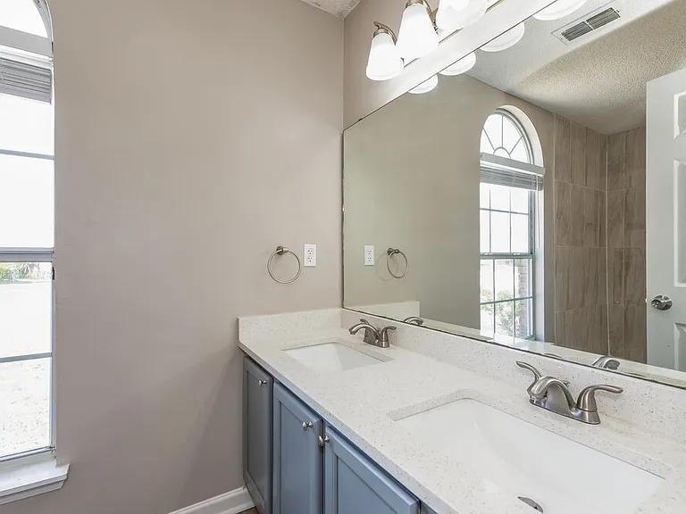 309 Carriann Cove Trl W — Photo 12