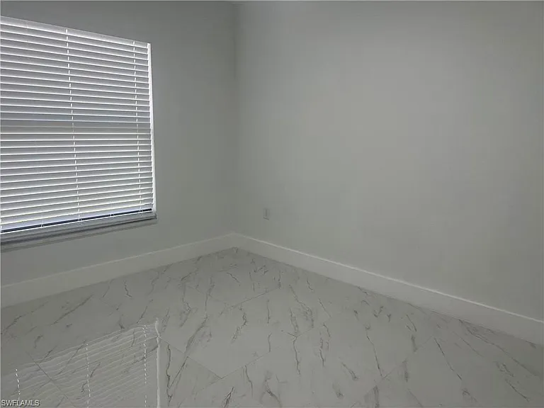 2403 Dogwood Ave N — Photo 23