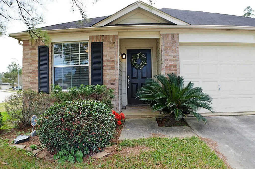 3 bed, 2.0 bath, 1779 sqft, $1,850 — Photo 1