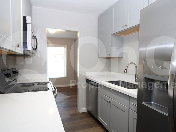 3rd image of 10845 N 15th Ave #2B