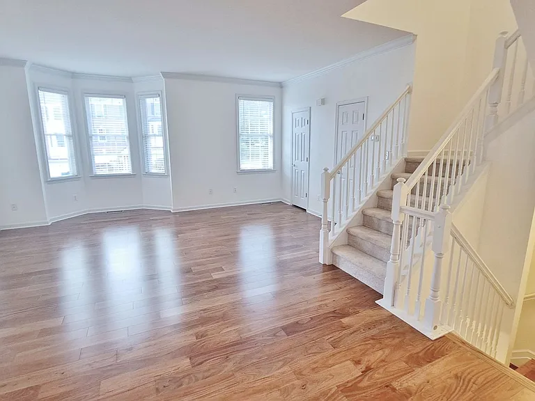253 N Front St — Photo 9