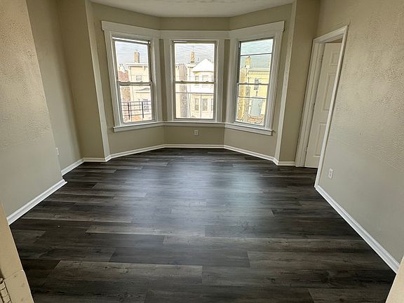 4th image of 133 Pennsylvania Ave #3F