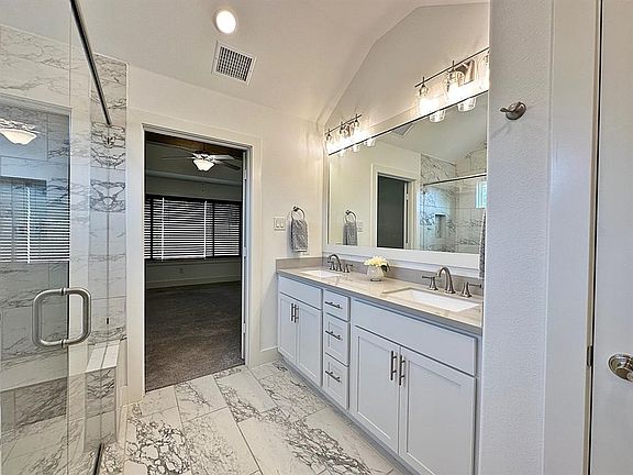 4th image of 126 La Paloma Cir