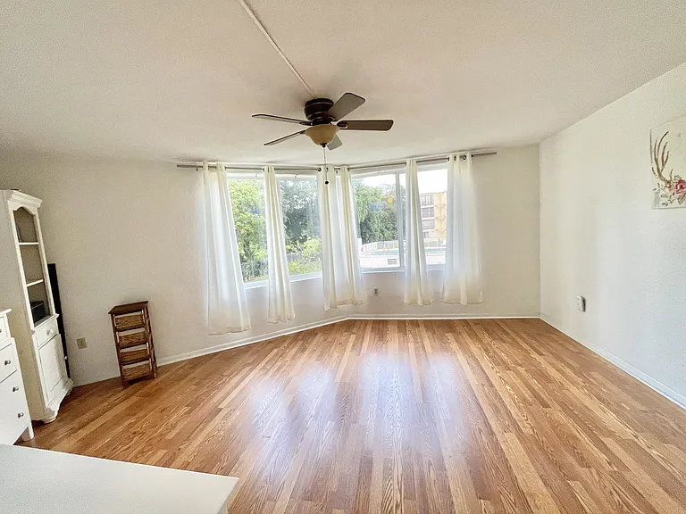 1201 NE 191st St #204 — Photo 8