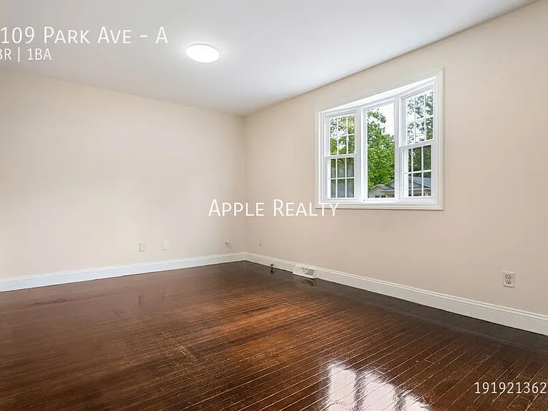 1109 Park Ave #A — Photo 4