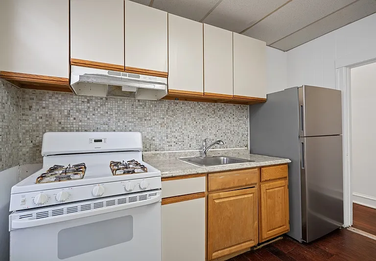 156 Chestnut Ave #1F — Photo 3