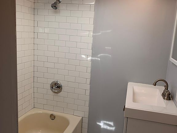 2nd image of 5707 W Giddings St #2