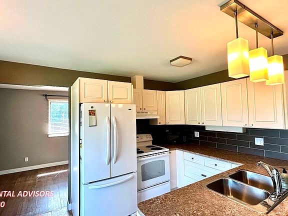 3rd image of 10819 43rd Ave NW