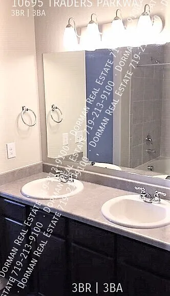 10695 Traders Pkwy — Photo 21