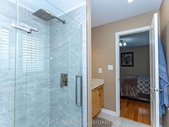5th image of 54 Thames Dr