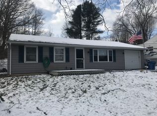 8 Country Club Dr, Ledyard, CT 06339