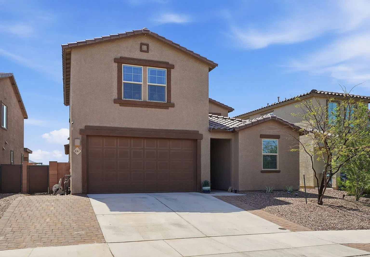 4 bed, 3.0 bath, 2550 sqft, $2,549 — Photo 2