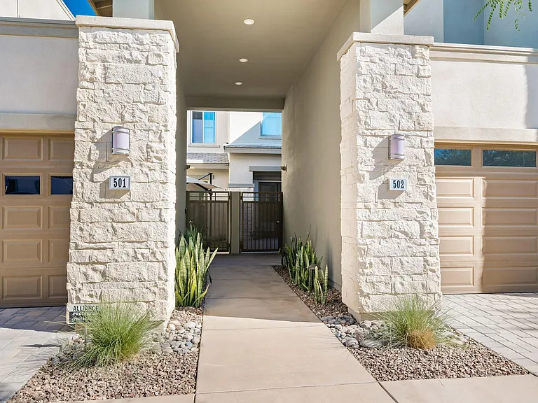 502 Retreat Cir — Photo 40