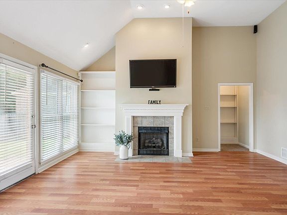 4th image of 9329 Starcross Ave