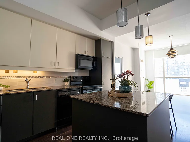 191 King St S #703 — Photo 3