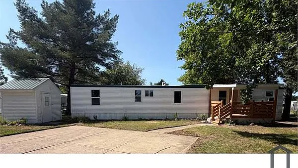 10364 Alans Dr — Photo 2