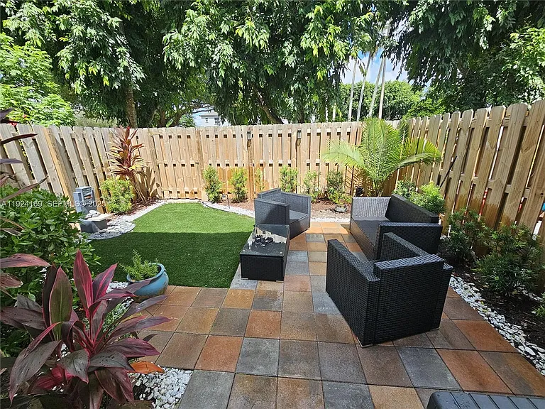 2637 SE 17th St — Photo 22