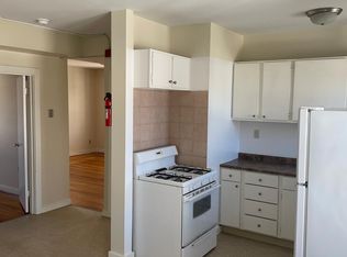 690 Elm St APT 3F, Woonsocket, RI 02895