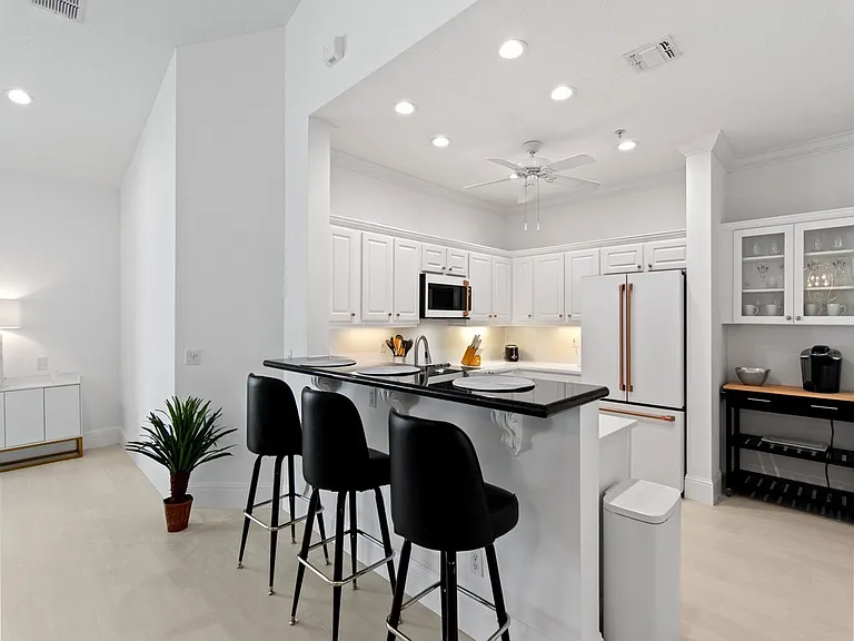 1890 Tarpon Ln #302 — Photo 10