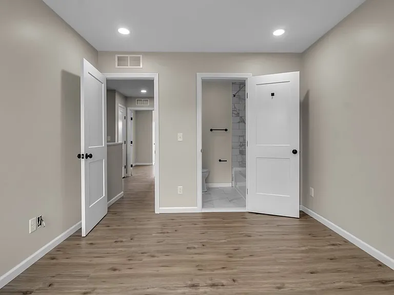 363 Delaware St #1 — Photo 13