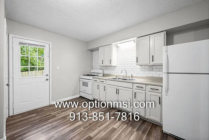 345 S 73rd Dr — Photo 16