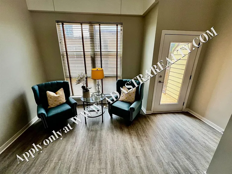 4545 Madison Ave — Photo 14