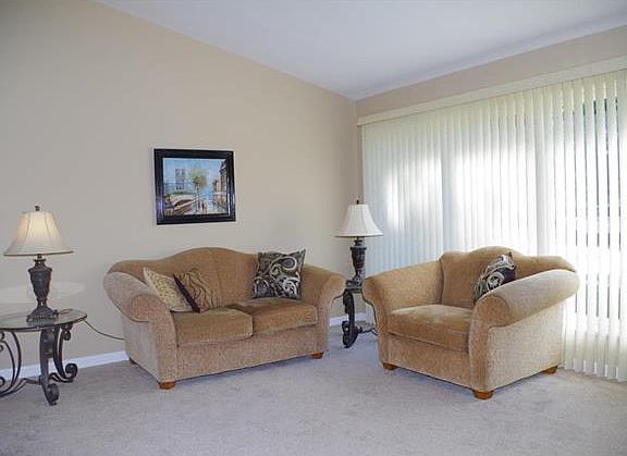 2nd image of 11 Floweridge Ln