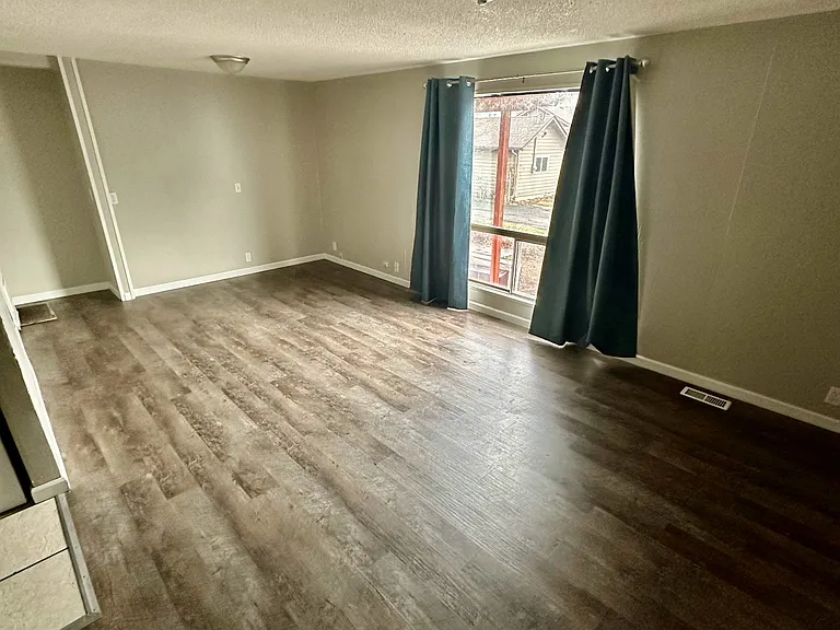 947 E Augusta Ave #C — Photo 12