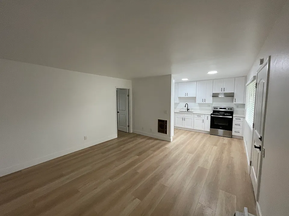 2330 N Grand Ave #50