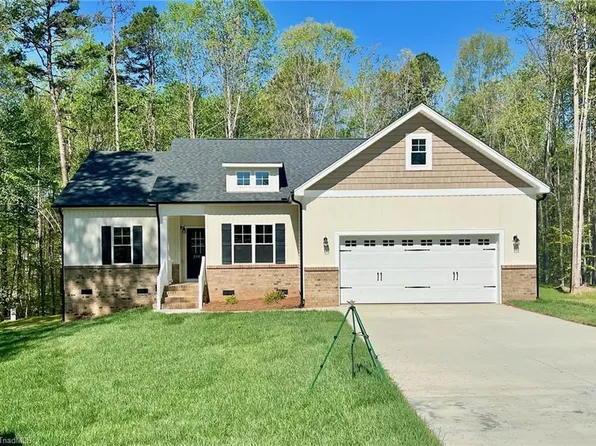 2982 Wesley Farm Ln, Sophia, NC 27350