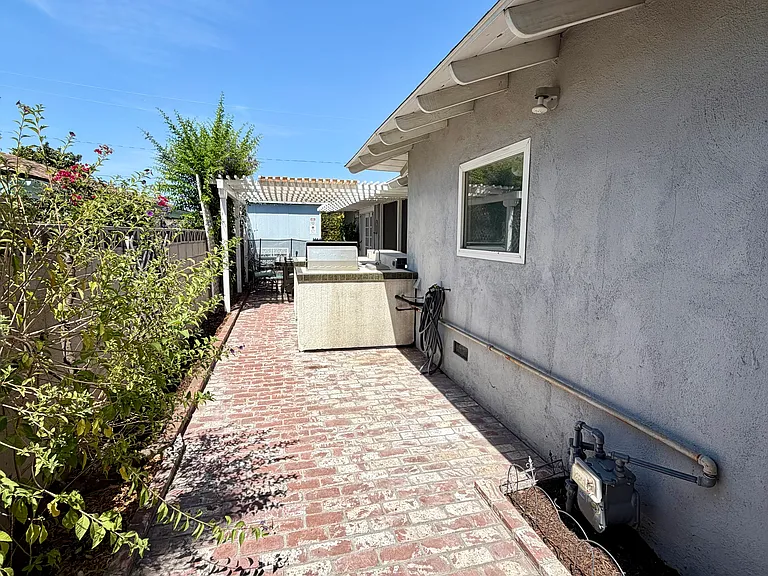 1939 Chapman Rd — Photo 36
